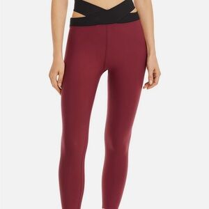 NWT AQUA Athletic Leggings Size Small